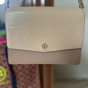 Tory Burch Two-Tone Textured Leather Crossbody in Light Beige and Taupe